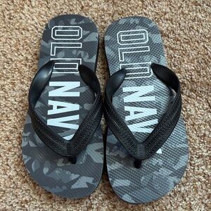 NWOT Old Navy black/white/gray camo, 12-13